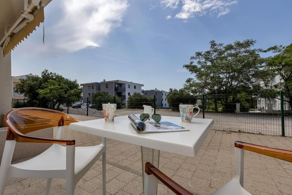 Brotis - Studioapartment - Makarska Exklusiv โพรไมนา ภายนอก รูปภาพ