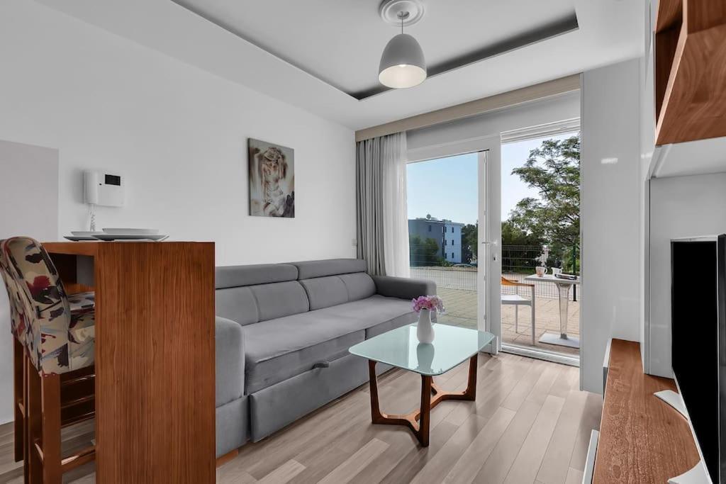Brotis - Studioapartment - Makarska Exklusiv โพรไมนา ภายนอก รูปภาพ
