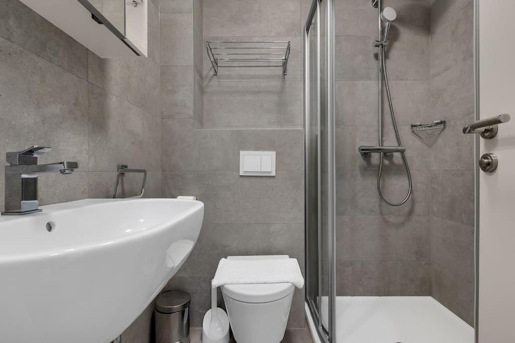 Brotis - Studioapartment - Makarska Exklusiv โพรไมนา ภายนอก รูปภาพ